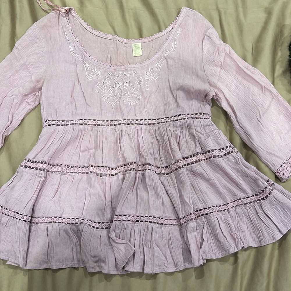 Woman’s Light Pink/Purple Flowy Breathable Linen Too with Lace Size Small